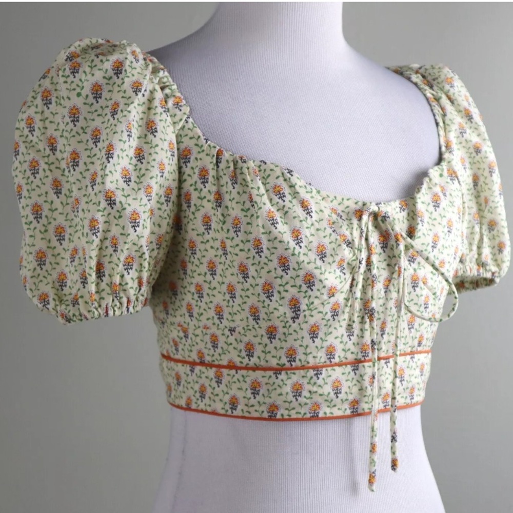 TWO PIECE TOP & SHORTS KOURT Floral Puff Sleeve Crop Top And Shorts Set     NWT - Picture 2 of 14